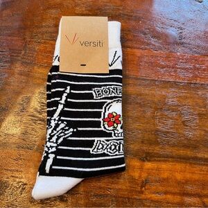 Black and White Women’s/Men’s Socks
